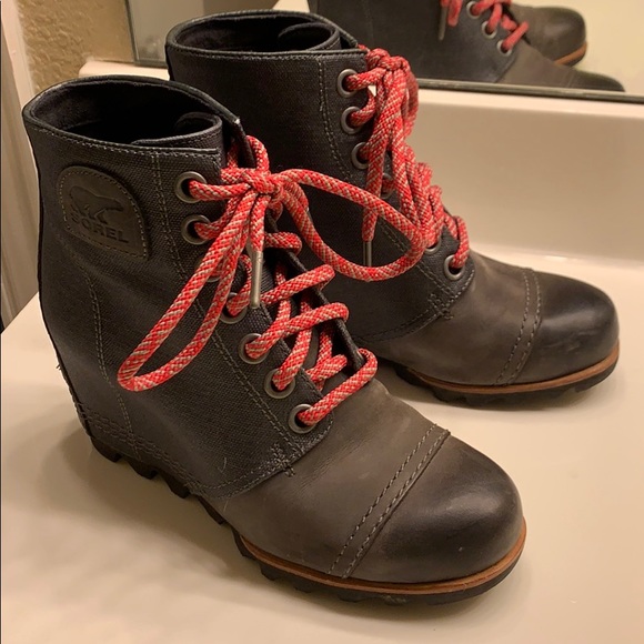 sorel pdx wedge dark grey
